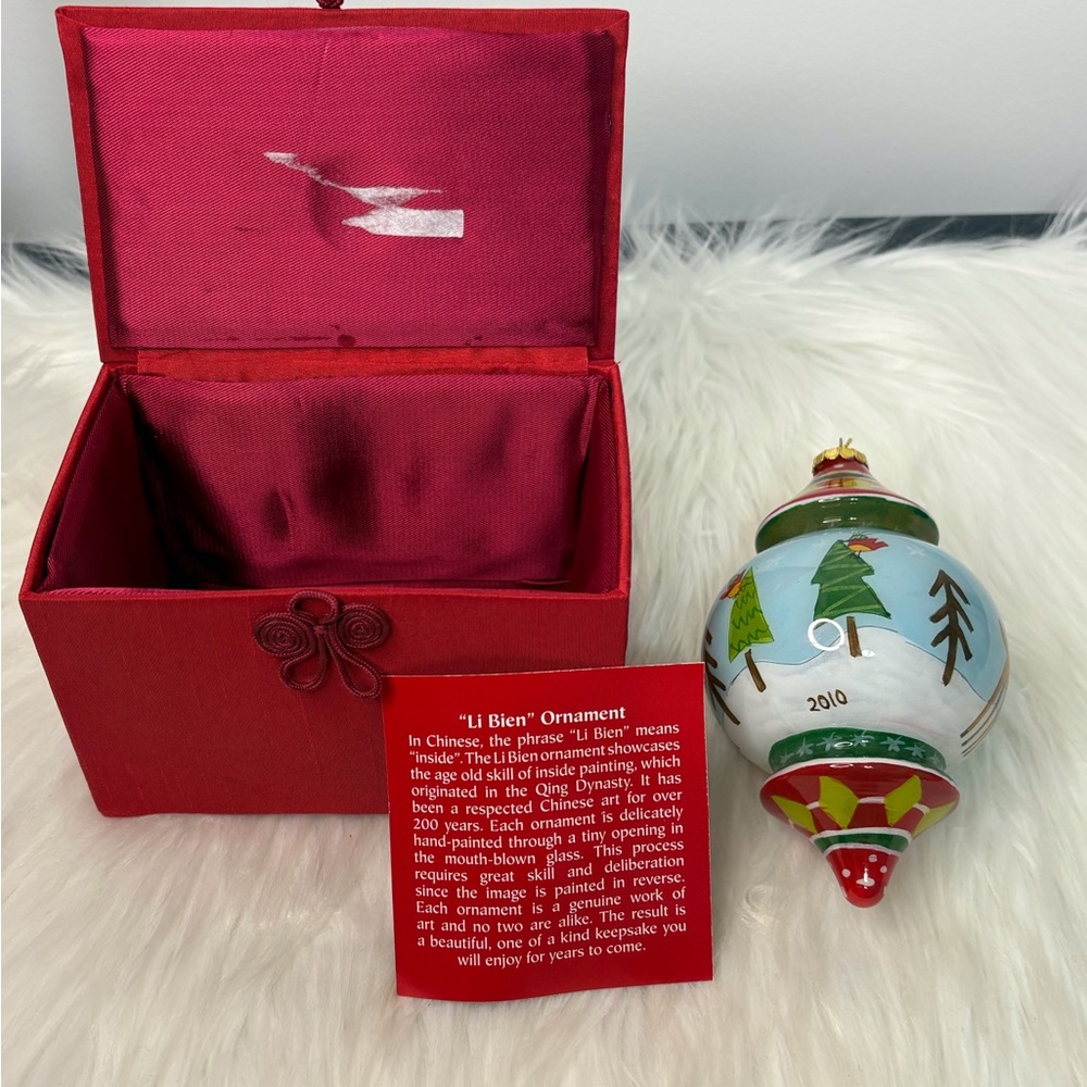 Hand-Painted Holiday Ornament - Green and Red